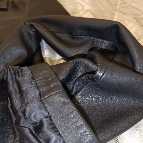 Leather coats from Manteaux Manteaux real leather - Picture 11 of 17